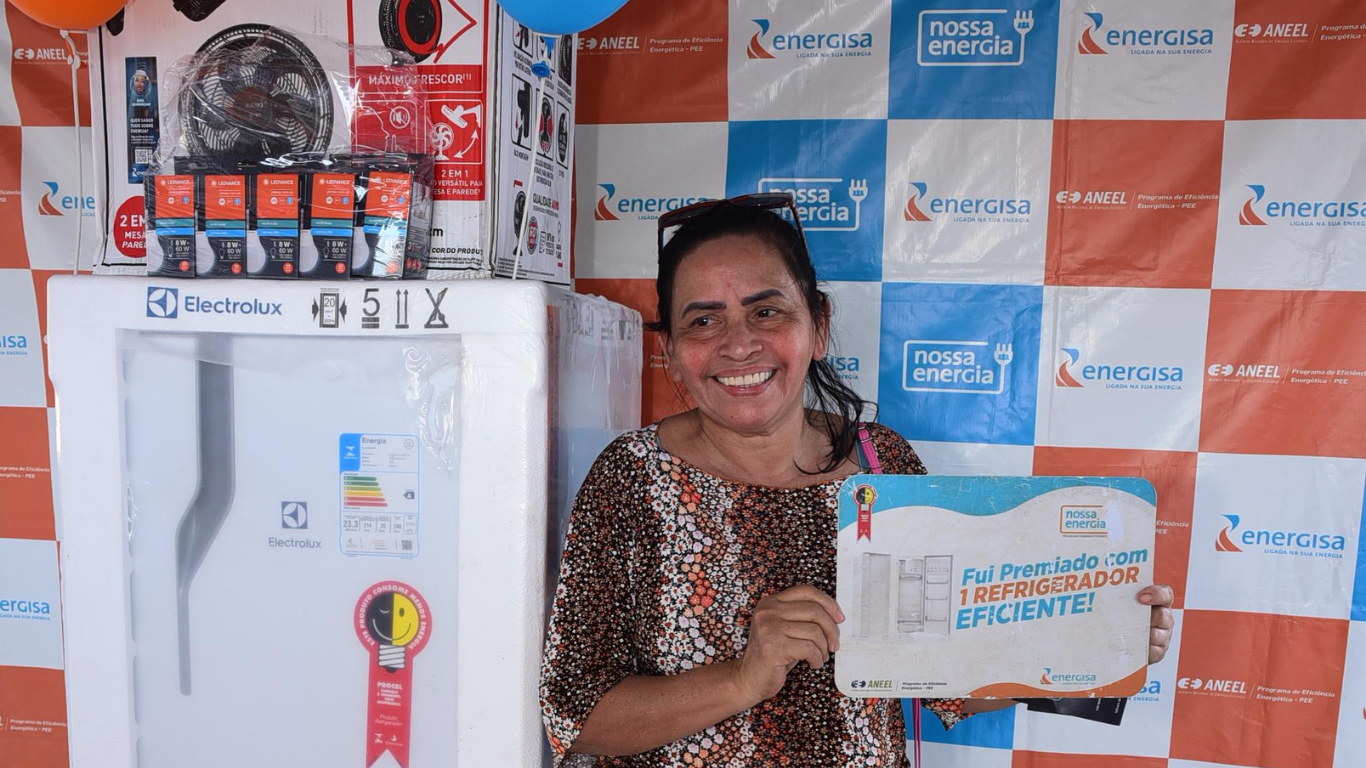QUANDO A FUNÇÃO SOCIAL AJUDA - 50 famílias em Porto Velho são beneficiadas com a troca de geladeiras e ventiladores por equipamentos novos e mais econômicos
